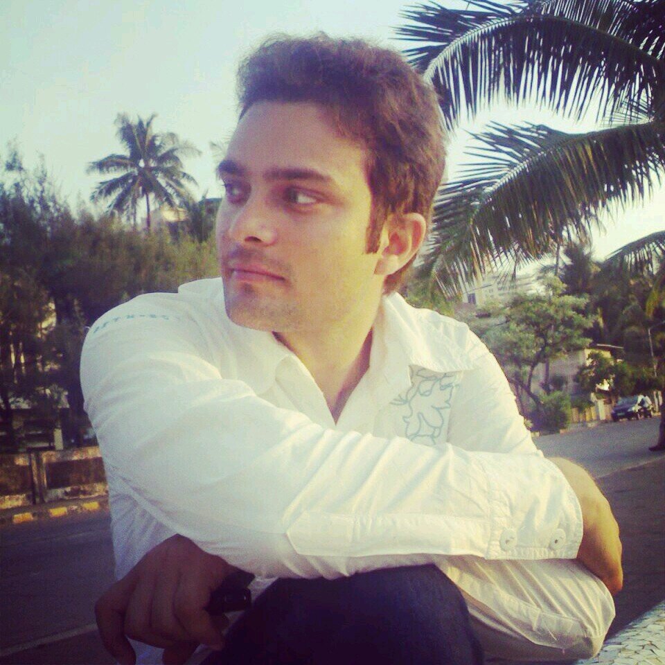 35Y•SMK , Proud Indian , Engineer , Believer In #Humanity & #Democracy , #INC , Foodie ,A #Cricket Fan !!! RT≠Endorsement , Tweets=Personal