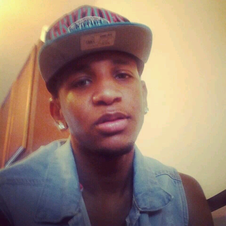 Josh. N| 20 |skinny nigga but i do it large like a 3✘| #TeamFollowBack | #MiamiHeat | Its a Cole world full of Ambition so Take Care.| ⇨336⇦|