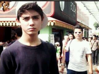 dhanif7's profile picture. penggila jazz, musik indie, dan hal semacam itu. suka makan tapi gasuka minum. CHELSEA!