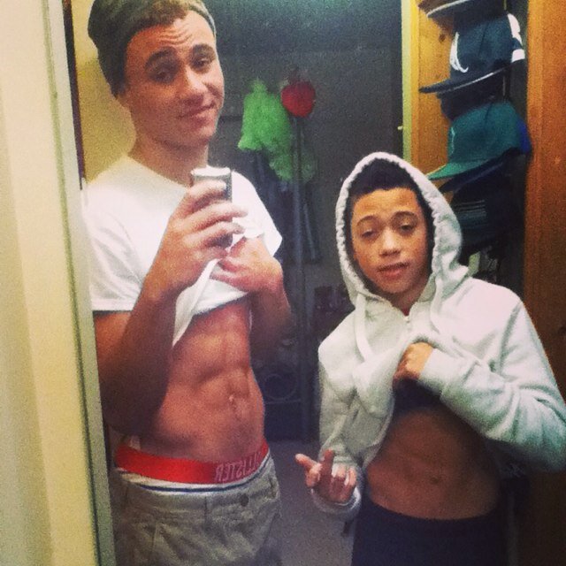 FYB070's profile picture. 