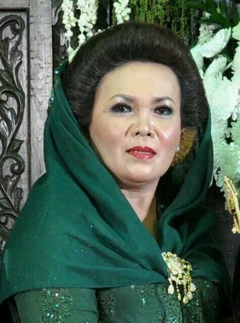 Profesional Wedding Center 
Telp/WA: 085743709990/0816688128
Instagram: @rias_ayudaruasih
Facebook: @rias pengantin ayu daruasih