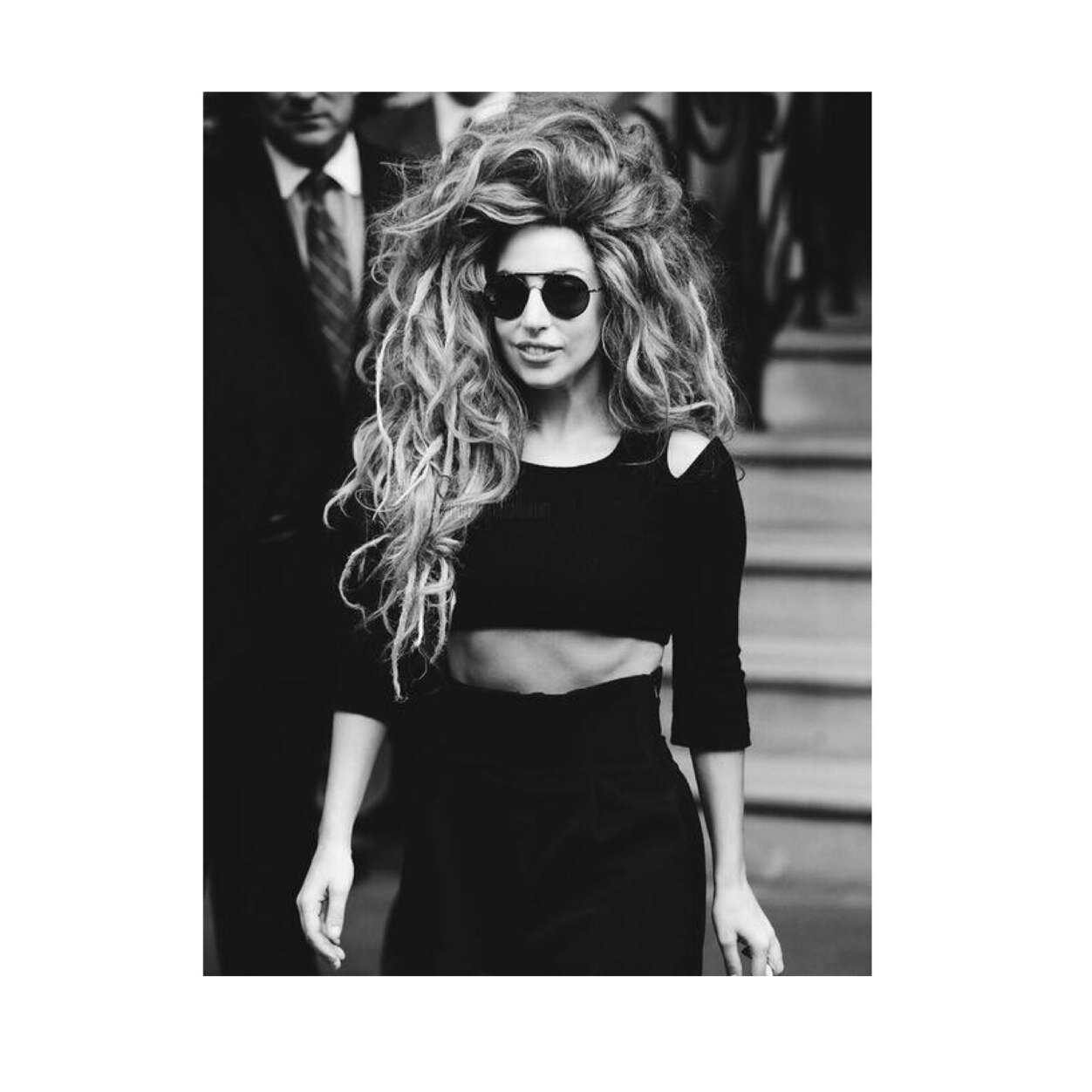 /it's not that I've been dishonest, it's just that I loathe reality/  † AHS. OITNB. Shameless. ~Gaga~Lana~Marina