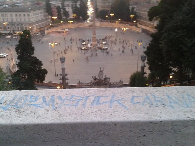 DURVDecoroRoma's profile picture. Classe '56, vecchio rompicoglioni. Decoro Urbano Roma Volontari. Perché Roma non fa mai schifo, ma fa sempre schifo chi la deturpa