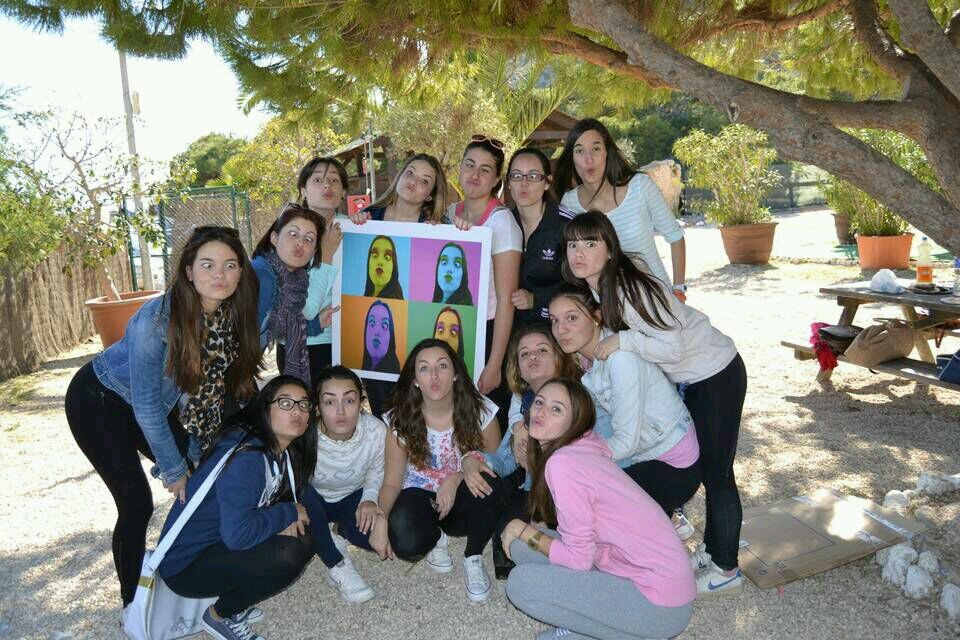 Si se quiere todo se puede. Estudiande en la universidad de Alicante RRLL y RRHH.