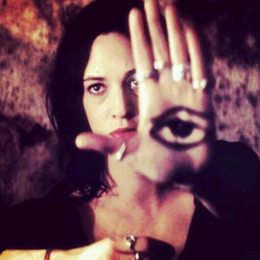 giz_os's profile picture. Time is waiting to touch our souls