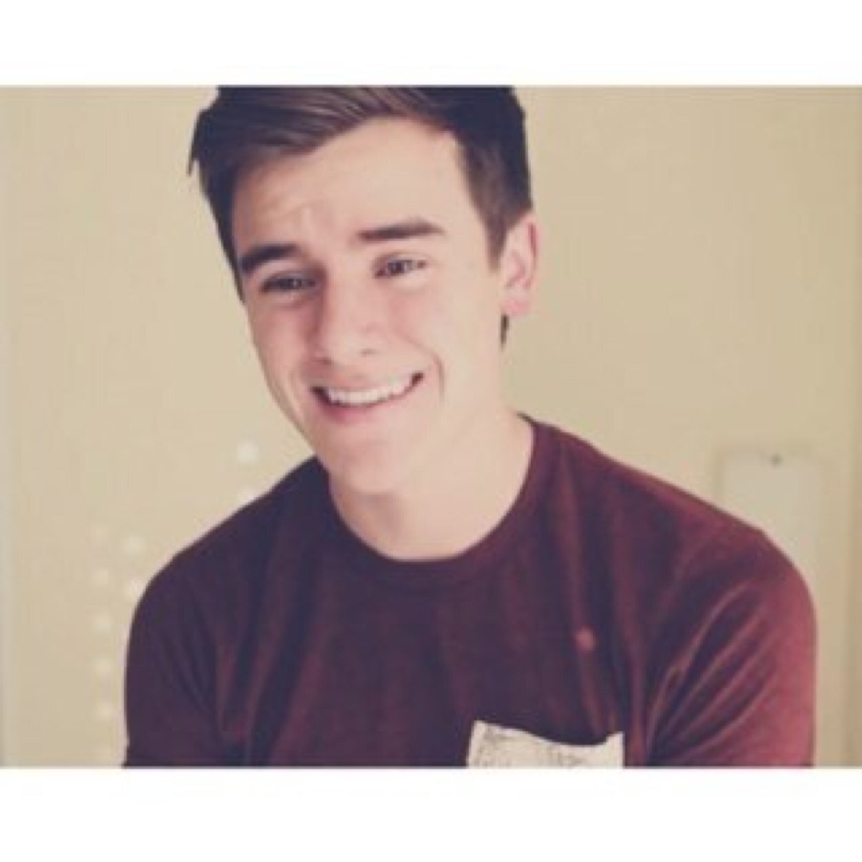 frickfracko2l's profile picture. I like your face its cute
Follow @oh2lol