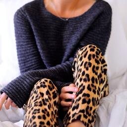 NeverWithU's profile picture. Cuenta Limit de {@IsQueenMiley}.