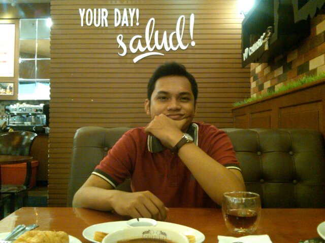 andimryn's profile picture. Silent Reader