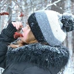 А у тебя парень когда будет?
Когда встречу реального парня, а не бабу, которая будет ждать от меня первых шагов, звонков и смс.