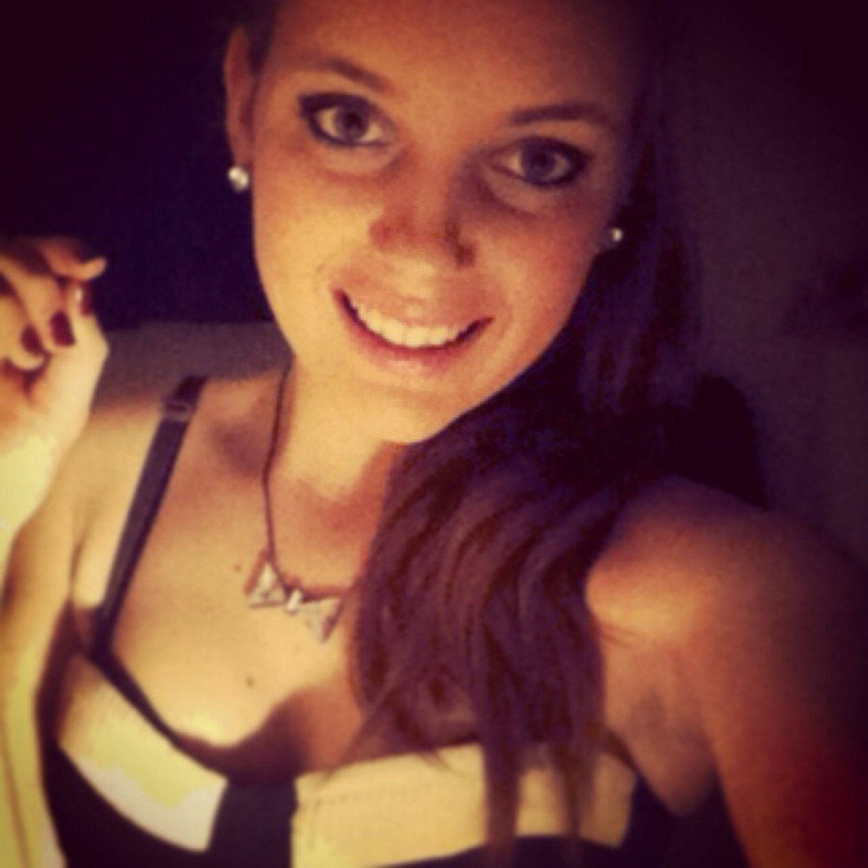 Demain on prendra le temps de regretter ce qu'on a fait la veille.
Instagram : LaurianneStas