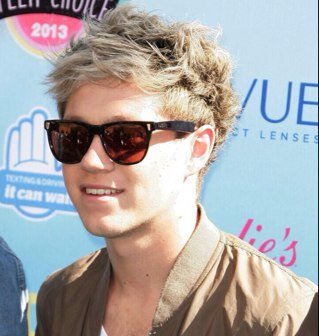 18 year old in college for massage theropy wana work on a cruise ship. I love One Direction! Single not looking but will for Niall Horan I'll Follow back!! 0/5