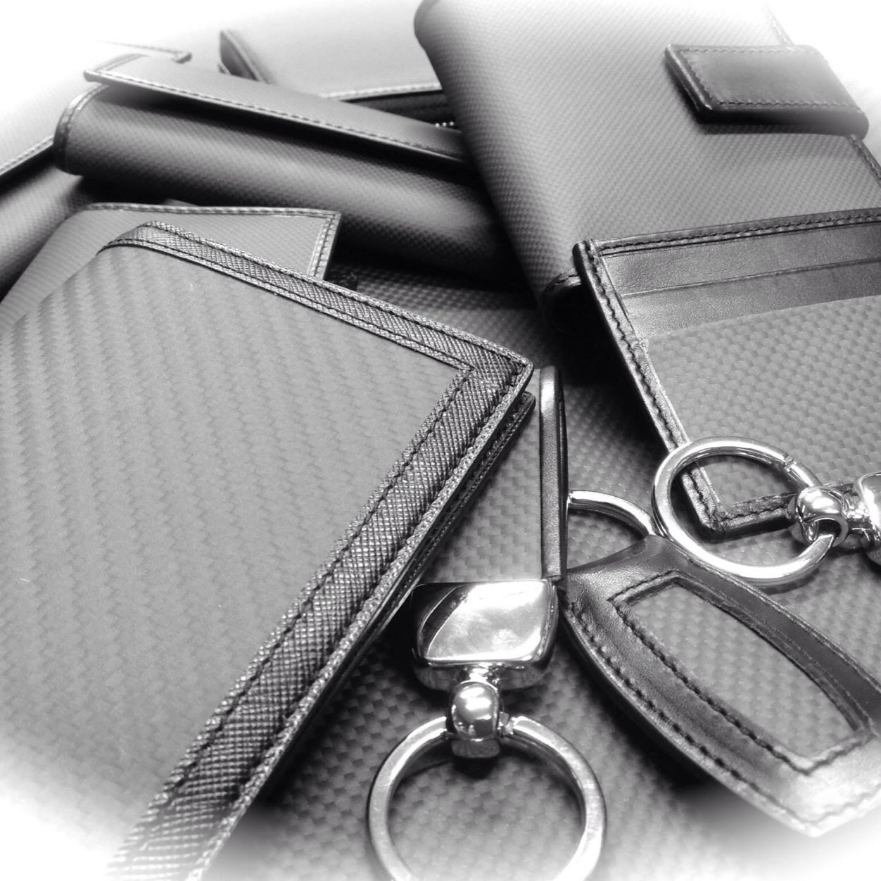 CarbonChic1's profile picture. Italian Handmade Carbonfiber Fashion
based on CarbonWear &trade; engineered by PRC &trade;