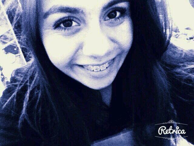 15. Hi im Loreto and i love @onedirection, @michaelbuble and @5sos             #TwitterosSolidarios
