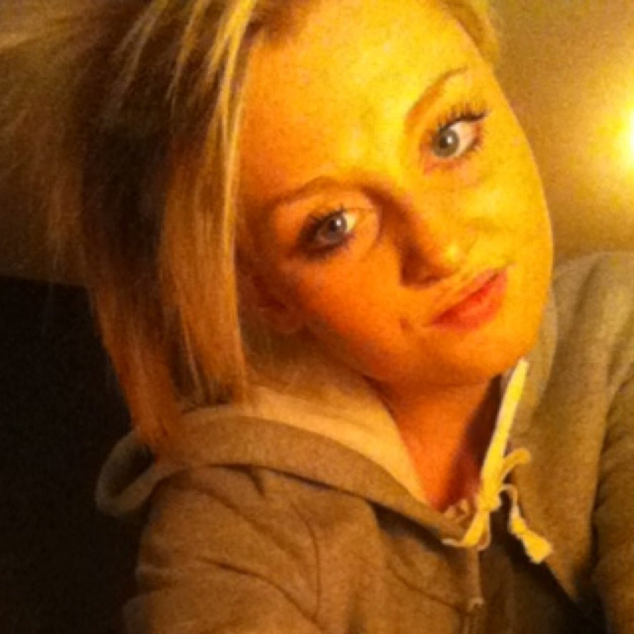 female 15| facebook rhianna hunt| bbm 297d5843| instagram sweeet_pea_xo follow me i follow back:*