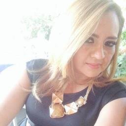 PUEDO DECIRT Q AMO LA VIDA,Q TRATO D SER QUIEN REALMENT SOY,SIN MÁSCARAS NI CORTINAS;DAR LO MJOR D MÍ EN LO Q HAGO,COMPROMETE CON AQUELLO Q CREO,QUIERO Y AMO