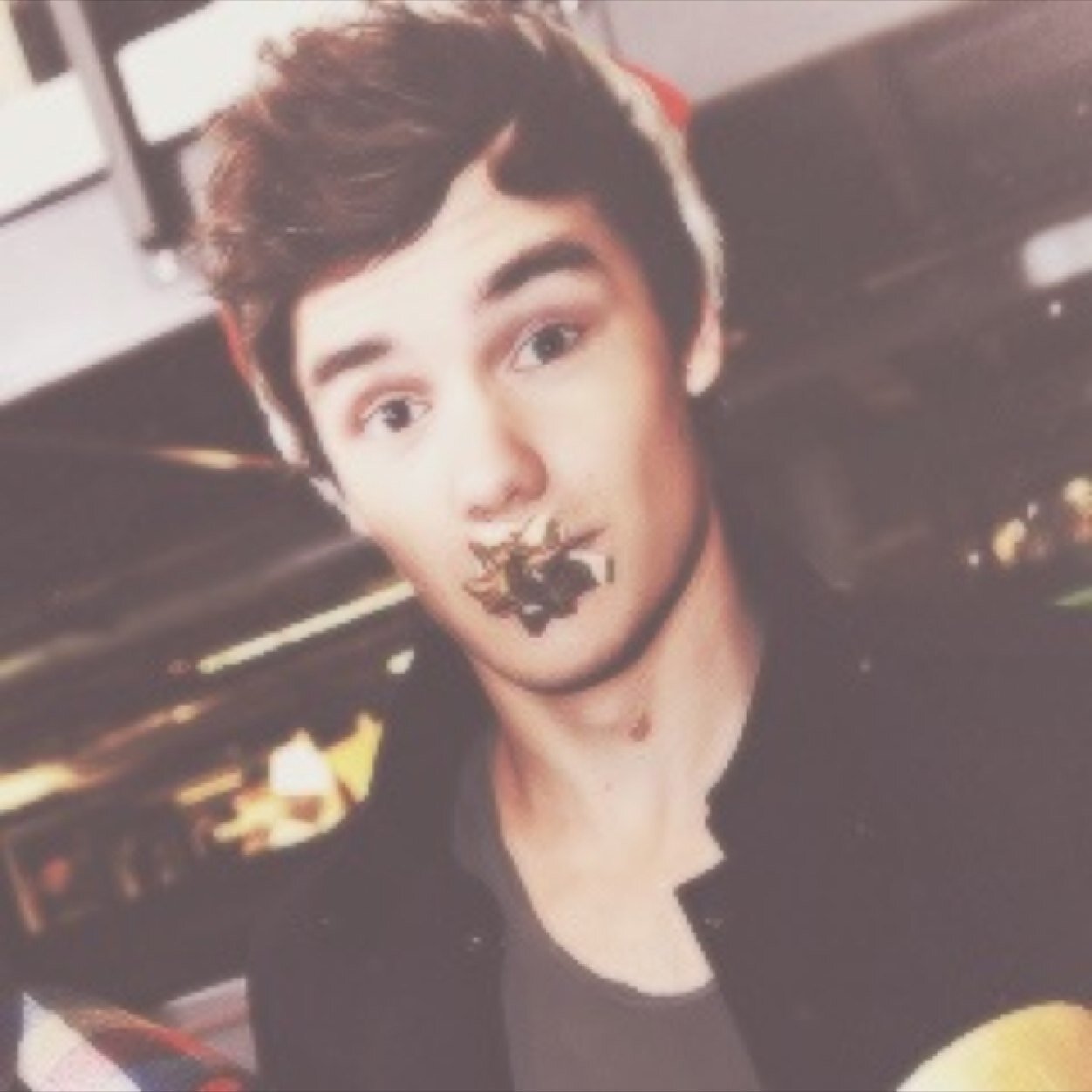 1Kjsvkuw's profile picture. ***FOLLOW @ZOOUIALL*** AND ILL DM YOU TO LIAM MICHAEL CALUM AND LUKE OR ARIANA CHER AND LITTLE MIX! @ZOOUIALL