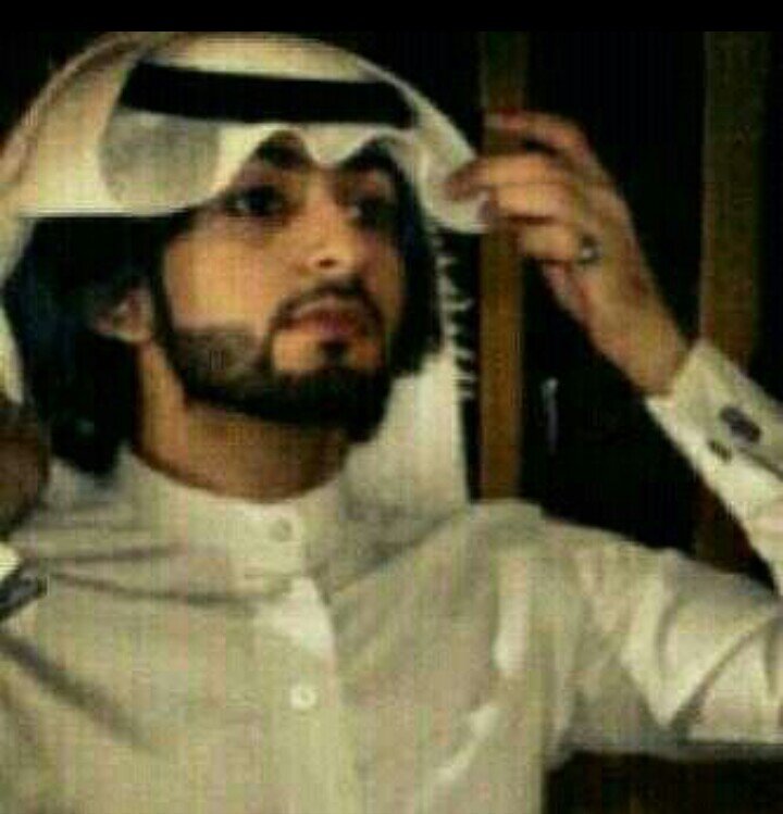 ويَ شقى احساسنا ،لا حظوظ تلمنا ۈ لا يدين تضمنا ../♪'̣