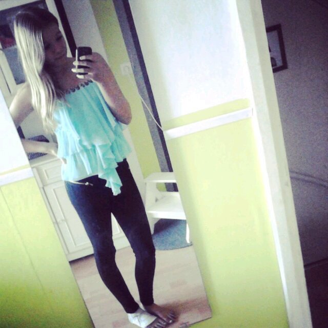 wellantcollage 2b ~ voetbal s.s.s. MC1 ~ n'dorp ~ 13 jaar ~ app vraag je maar ~ hello you sis iloveyou xo @gekkewendyx ~insta : kusx_jaimy