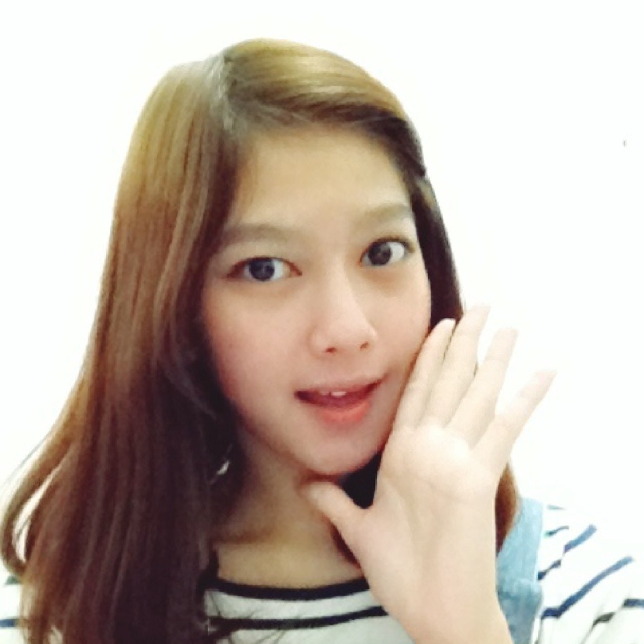 Hello, i am mutia tem leader and i am so proud of my girlband @vanilla_indo. It's a pleasure to communicate with you !