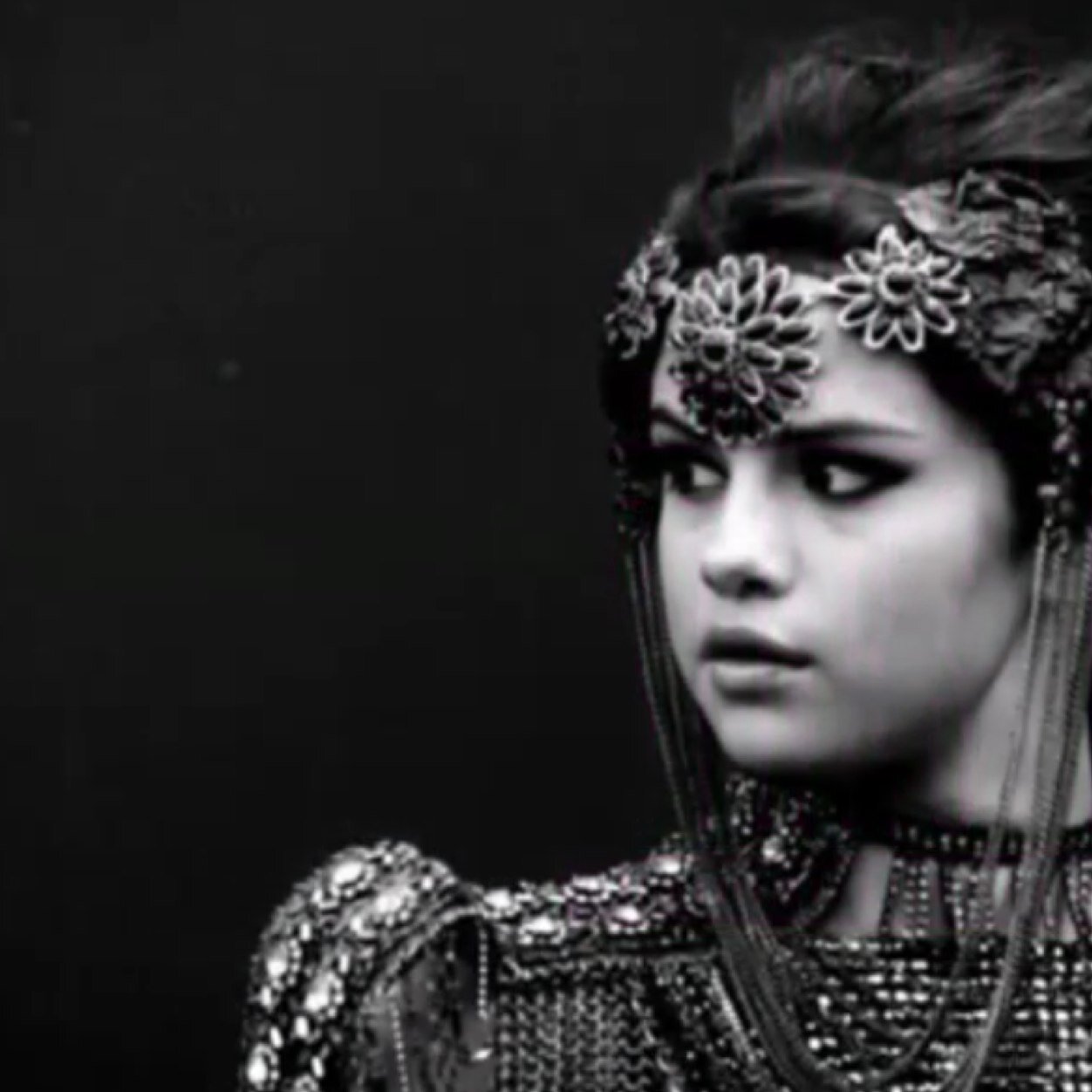 The Official Selena Gomez Twitter Fan Page. NEW ALBUM STARS DANCE is out already, GO BUY IT if you have'nt! Selenator Since 2008!