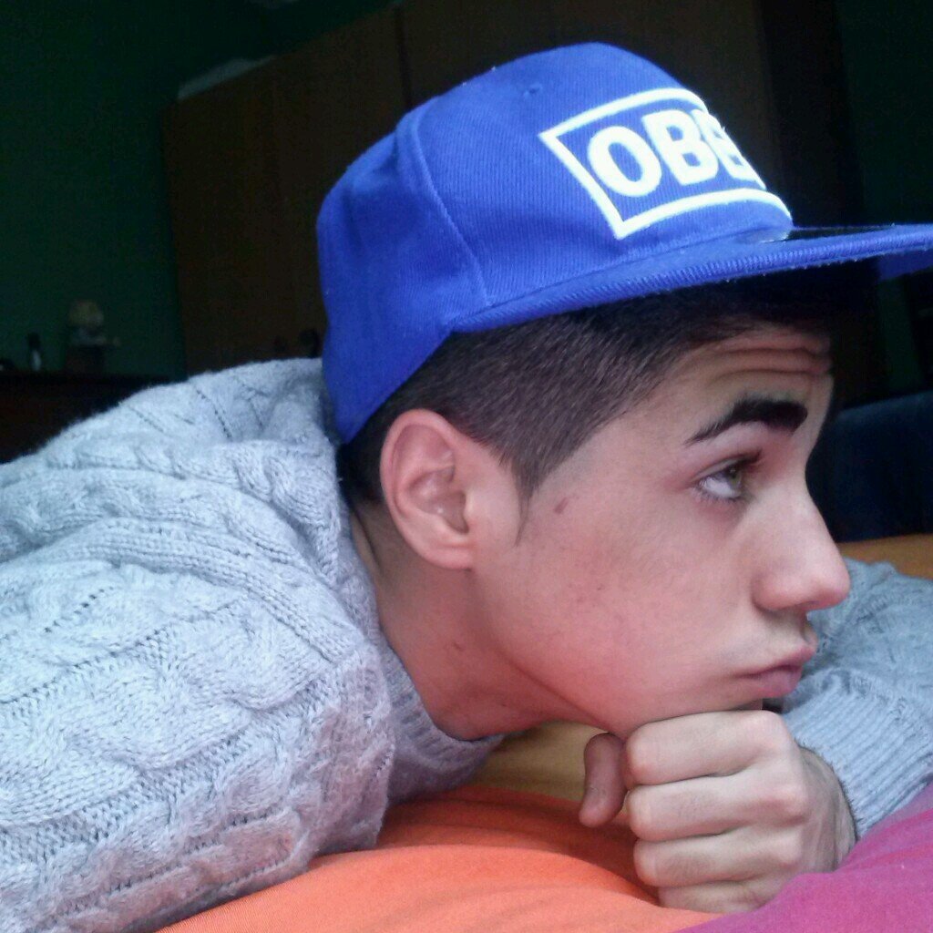 Un tipo cualquiera\\// Amante del Gangsta Rap, Del Futbol, NBA y por supuesto mis Amigos\\//WHY NOT?\\//
