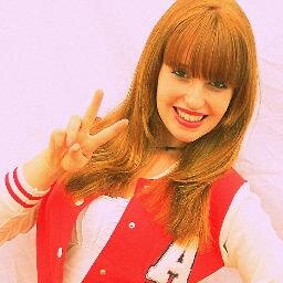 14 inviernos sonriendo. Con una ligera tendencia a ser feliz. No music, no life. Atragantada de palabras que nunca dije. Tampoco soy perfecta, y qué?