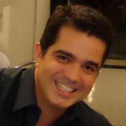 Analista Judiciário do TRT-Rio, amante de Direito do Trabalho e Constitucional, um eterno otimista, torcedor apaixonado do Fluminense e atleta amador.