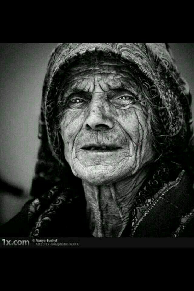 ‏‏‏‏‏‏‏‏عفويہ ك دعاء مُسنہ و شفافہ ك دمعہ سقطت مع المطرَ - كاتبةَ , يسكنُ الفقد مفضلَتي و تجوعُ عينايَ البُكاء - l 1:45 a.m #الخاص_مهمل