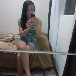 Eu, você, dois filhos e um cachorro
Um edredom, um filme bom no frio de agosto
E ai, cê topa? ♫ @luansantana vida minha te vivo ♥
