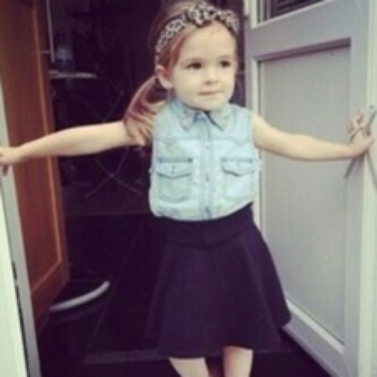 bp_esm's profile picture. أنثى تضج حيآتهاآ بالأمل فتبتسم للأمس وللغد ولبعد الغد ☺♡