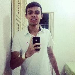 Não me dou por vencido ,vejo a luz no fim do túnel ♪ http://t.co/BTMRGVcsJC…