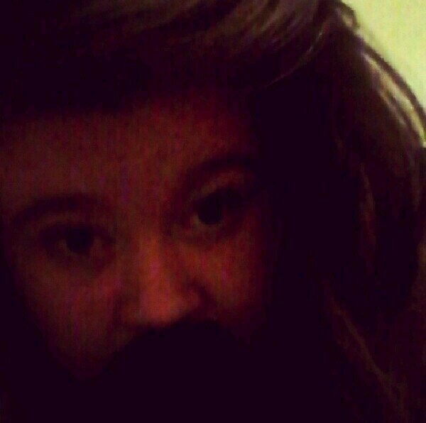 hey guys ... im a nice person easy to get along with and I have to admit I do love boybands ♥♡♥