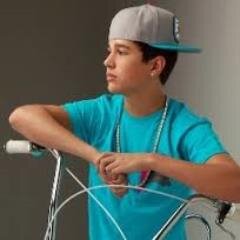 soy belieber,& mahomie me gusta estar informada sobre mis idolos