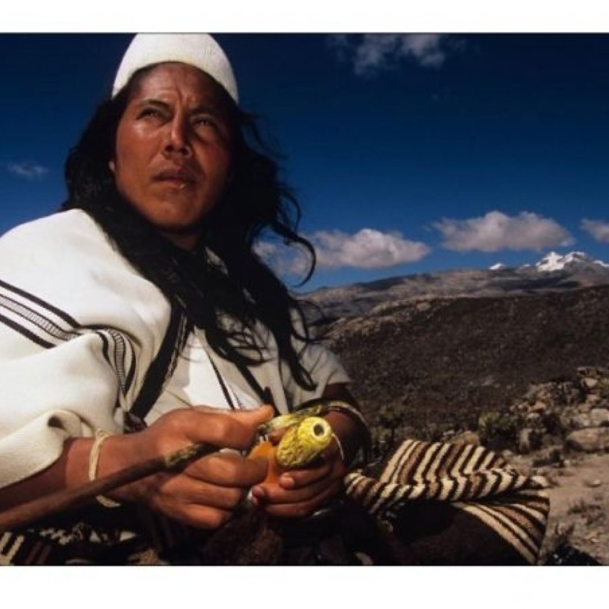 Líder Arhuaco, firme luchador por la autonomía de su gente, fotógrafo aficionado.