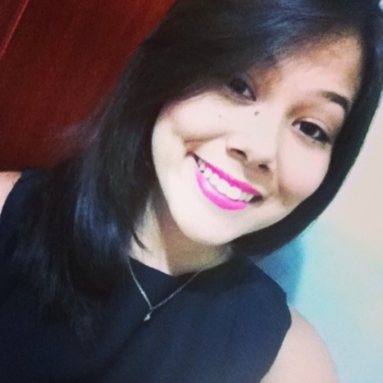 ''Seja o que você quer ser,porque você possui apenas uma vida e nela só se tem uma chance de fazer aquilo que quer'' Clarice Lispector instagram:viviansuemy