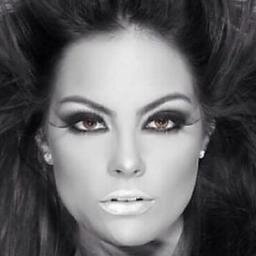 PoderosaDemente's profile picture. Demente, no sumisa.