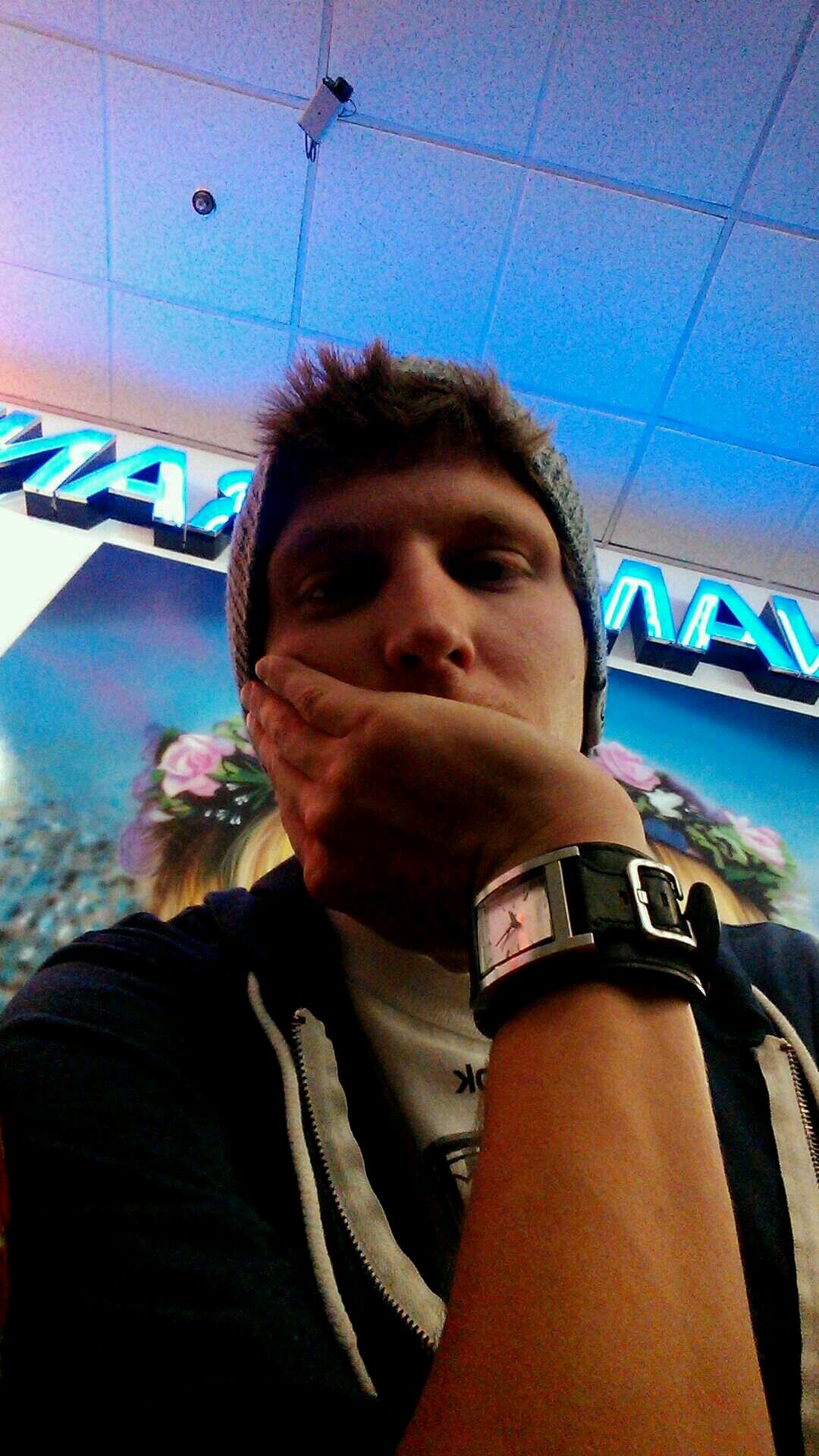 _elliottedward's profile picture. Pretty sure I'm setting the new standard for nerds everywhere that like to rage.