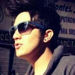 A verdadeira coragem é ir atrás dos seus sonhos, mesmo quando todos acham que eles são impossíveis!♥ @LUANSANTANA ♥ Since: 06/12/2009