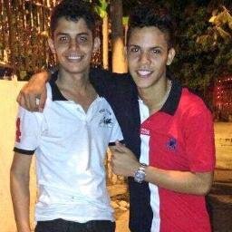 Ingeniero en formación, amante del vallenato  y un humilde soñador.