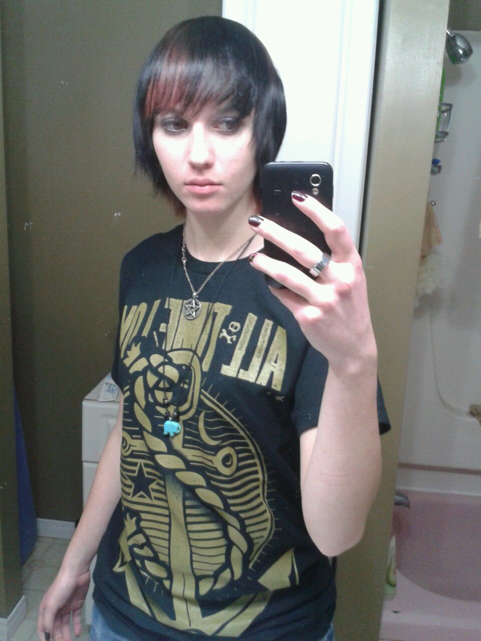 bandmerchbitch's profile picture. RP | In Love | Female | ED/SH recovery |