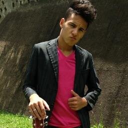 Cantor profissional.