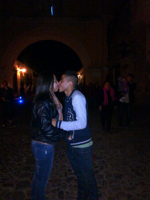 Q keres leer??? Amo a mi esposa @Rebeqiita_Ag♥!!! Solo seguime y chinguemos 1 rato ☺
