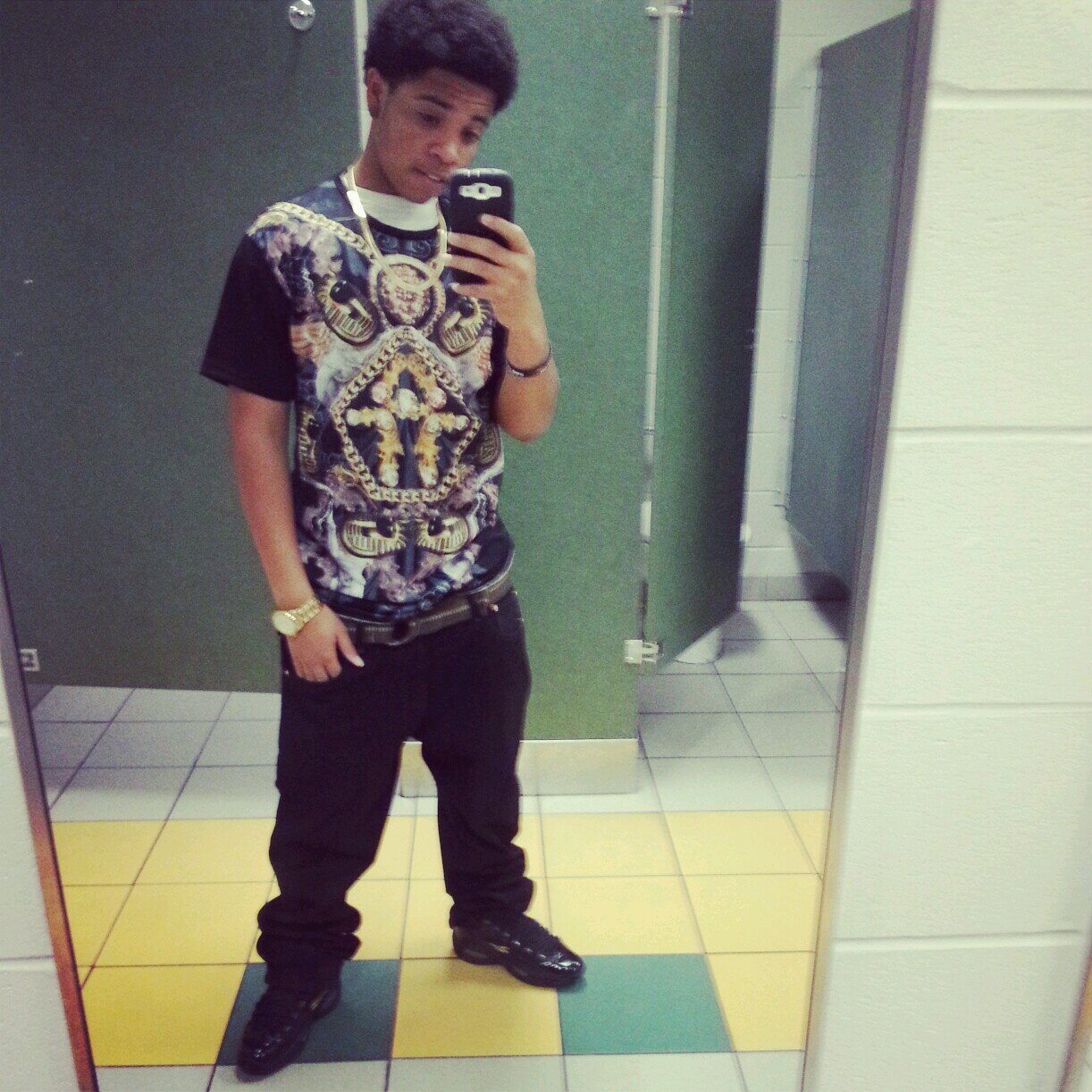 #Team- M.O.B #Team- LightSkin #Team- Hoopin #Team- Fresh Follow My Nigga @MikhealGilliam