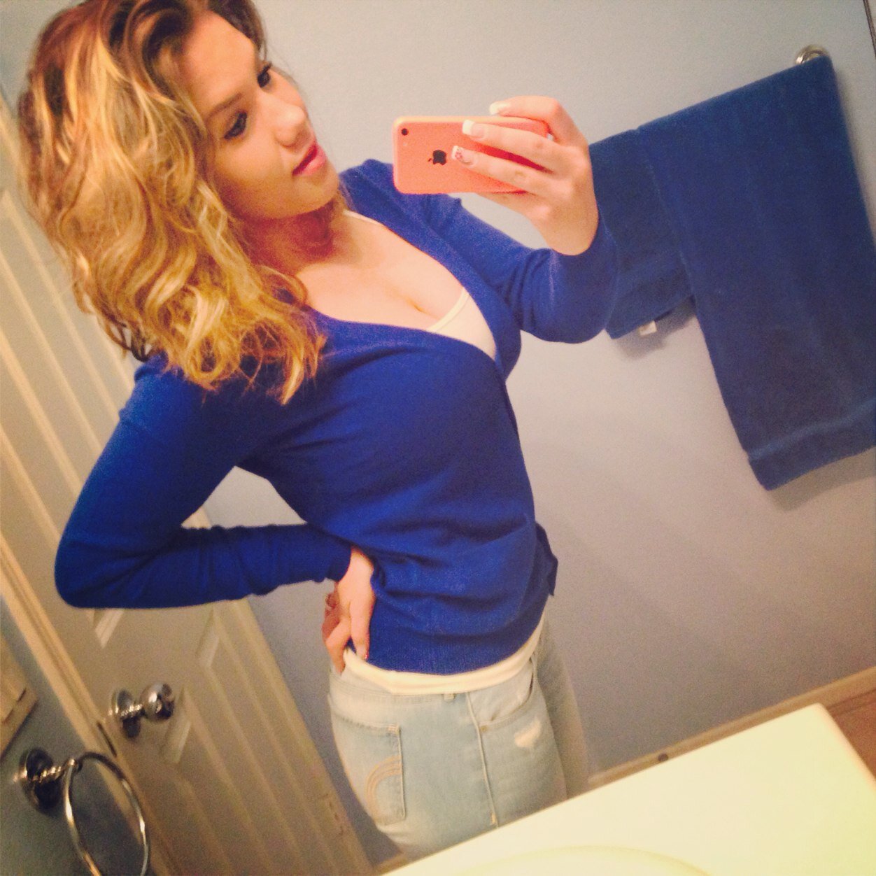 AuttiiBabe_'s profile picture. Takin chances in life to get to where i wanna be , got money on mind 
Renzo Caceres has my heart 
08.11.12