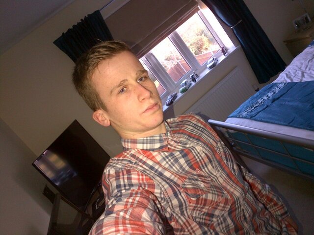 tombeckett28's profile picture. 