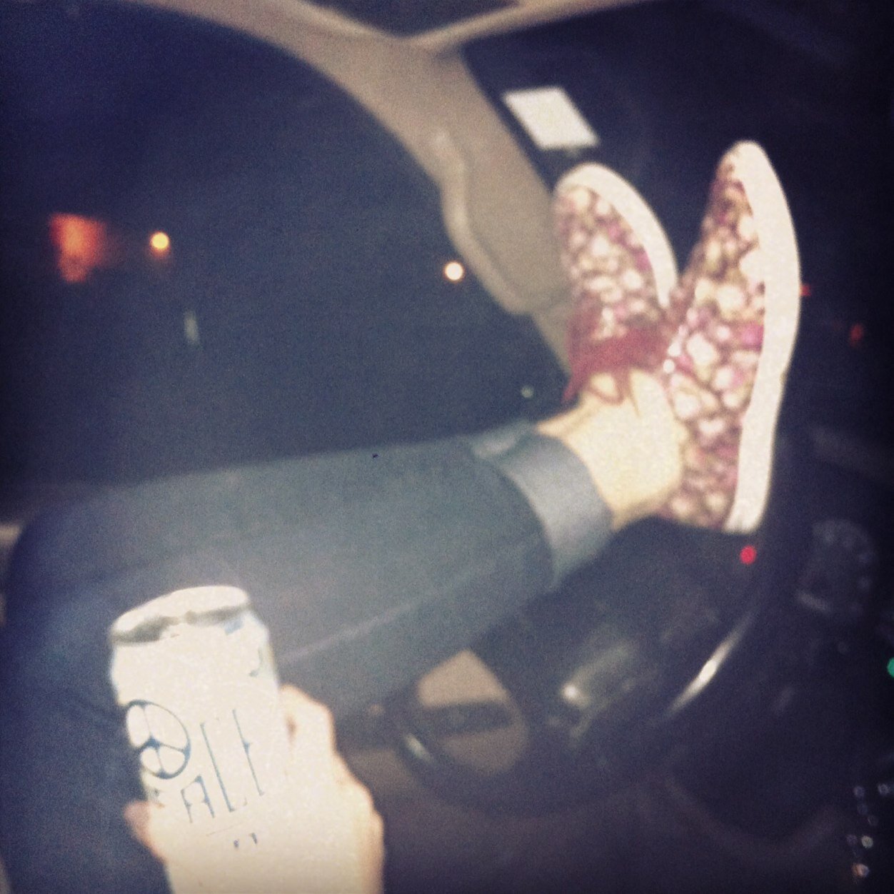 nachosandtea's profile picture. horny. 
weed.
peace.
love.