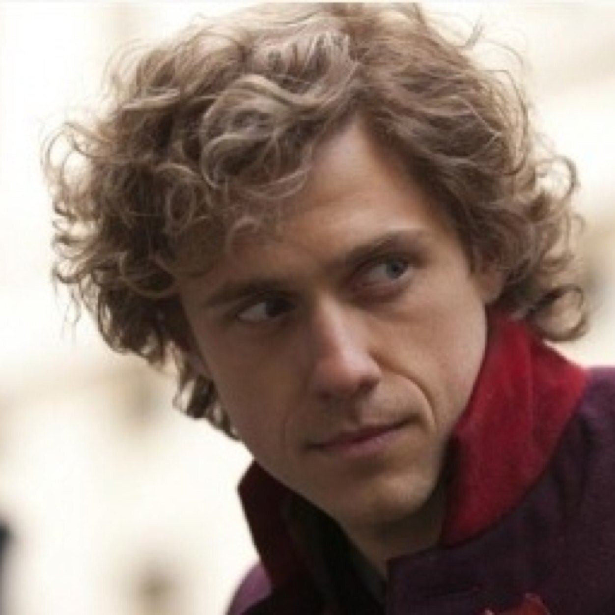 The leader of the Amis. Why am i still friends with them? My little sister is @Enjys_Sister. My one love is equality for france… or is it?{MultiSL|RP}