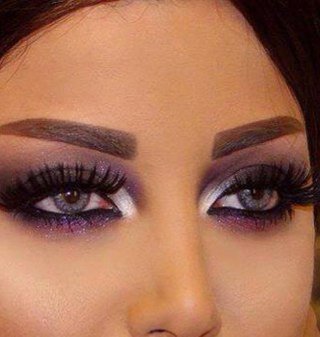 إنني جارك يا سيدتي والربى تسأل عن جيرانها .. من أنا ؟ .. خلي السؤالات أنا لوحه تبحث عن ألوانها