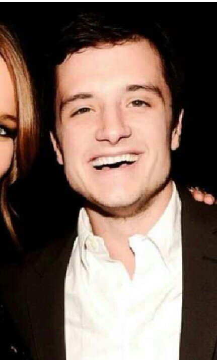 Tributo .lll. / Todas las fans y enamoradas de Josh hutcherson seguidme. SEVILLA