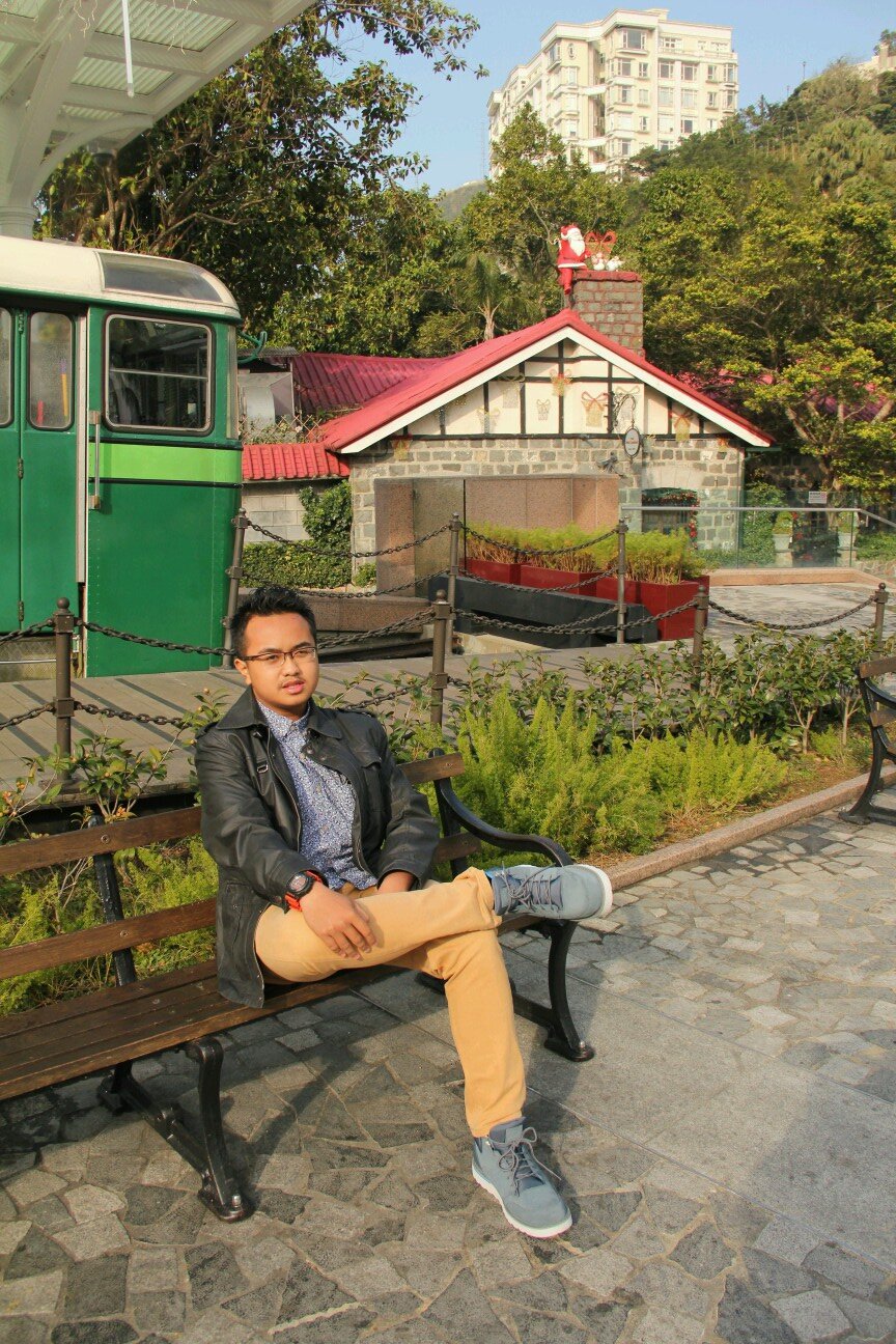 Business man and Traveller. Owner of icekicks.sby